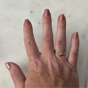 💕 14k yellow gold heart abstract wave band ring